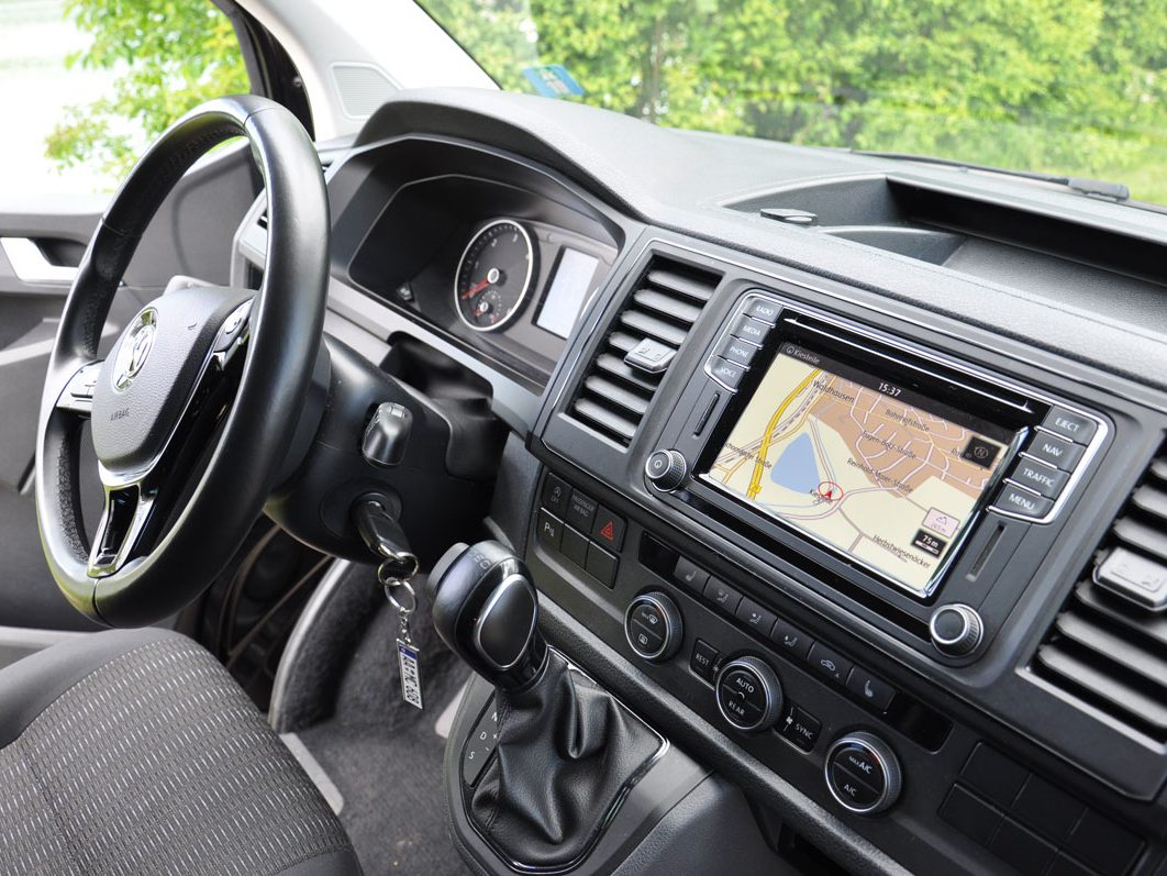 Minibus mieten mit integriertem Navi